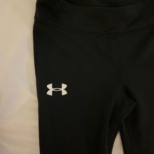 Under armour cropped leggings <3